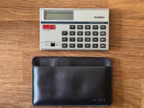 LC-786 CASIO Mini Card Credit Calculator Need Batteries