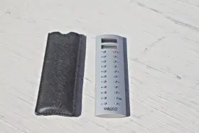 3921SR41 ENESCO Calculator Currancy Converter Solar Battery