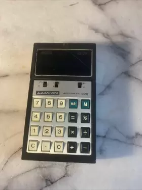 E681 LLOYDS Accumatic Calculator