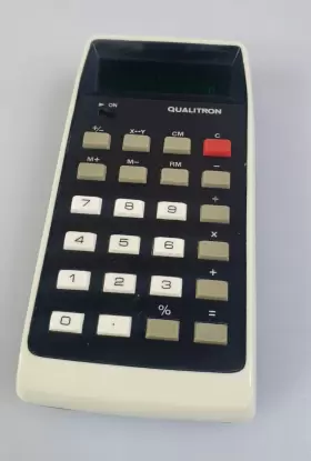 1442 QUALITRON Space Age Calculator Det