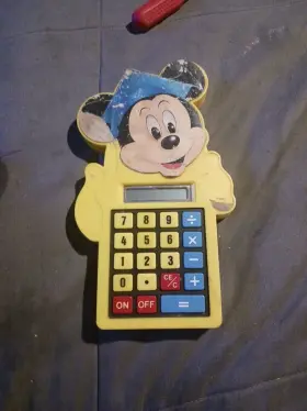 23-582 RADIOSHACK Radio Mickey Mouse Calculator Hong Kong