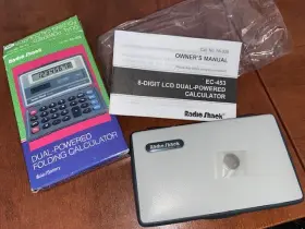 95-920 RADIOSHACK Radio Calculator Dual Power Solar Battery