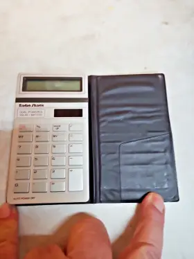 EC-423 RADIOSHACK Radio Dual Power Calculator
