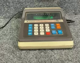 CY-8050 SANYO Mini Calculator Charger