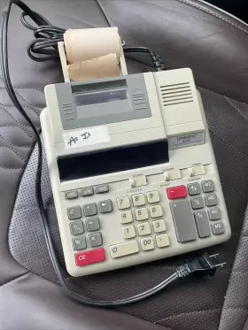 XL-114 UNISONIC Calculator Adding Great