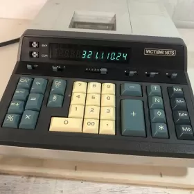 1675 VICTOR Calculator Adding