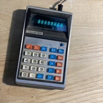 Unisonic 840 Calculator With Ac Adapter Simple Basic Green Lcd Display. Fixed Price $24.99.
